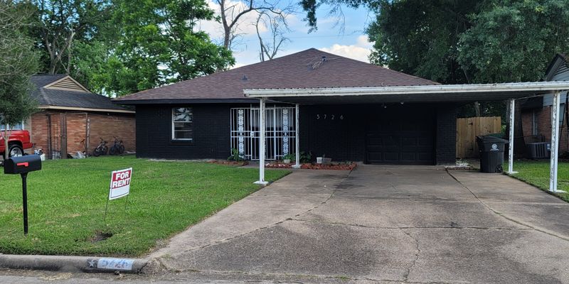 Houston House: 5726 Waterford Dr