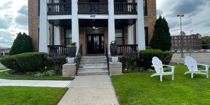 Detroit Apartment: 4425 Cass Ave