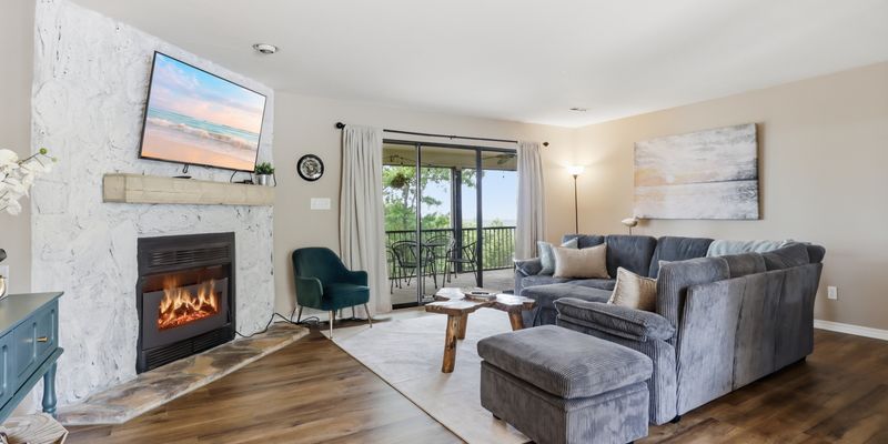 Lake Ozark House: 26 W Casa Del Rio Dr, 2D