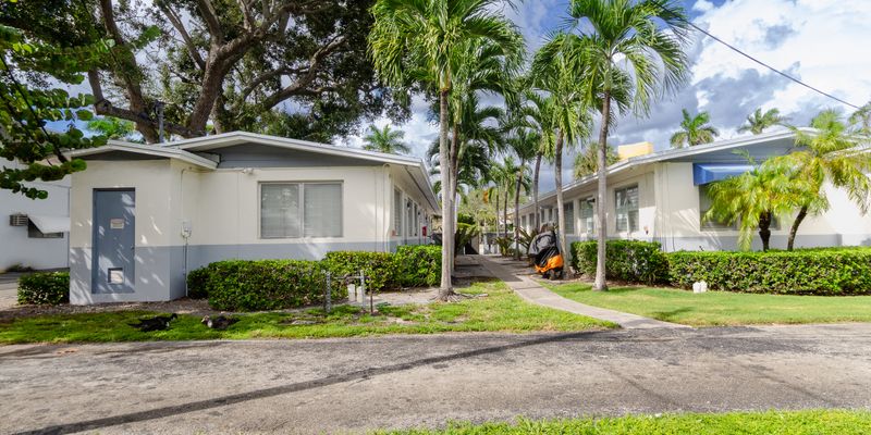 North Miami Apartment: 1640 NE 127th St