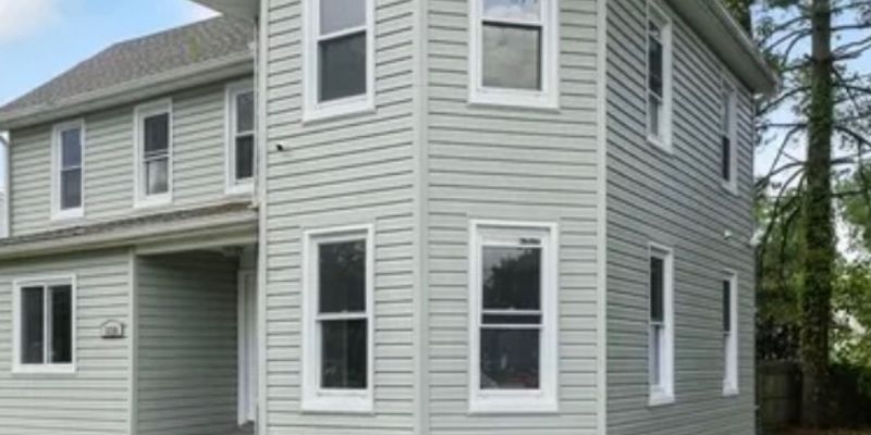 Milford Mill House: 3220 N Rolling Rd