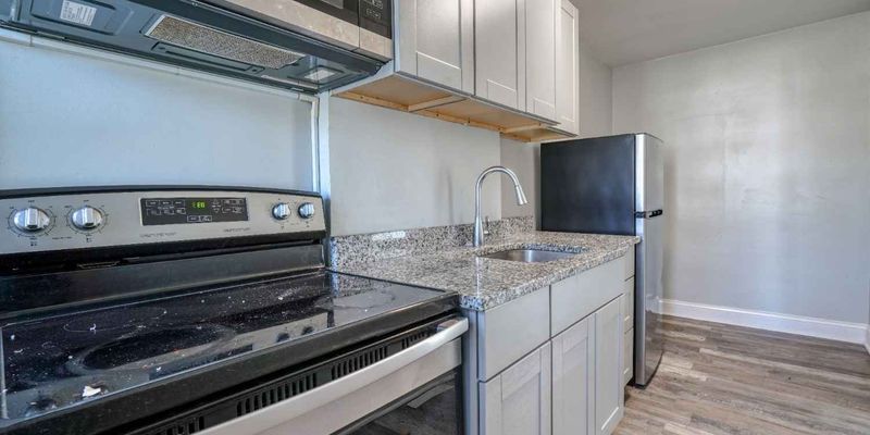 Baltimore Apartment: 1600 Plum St