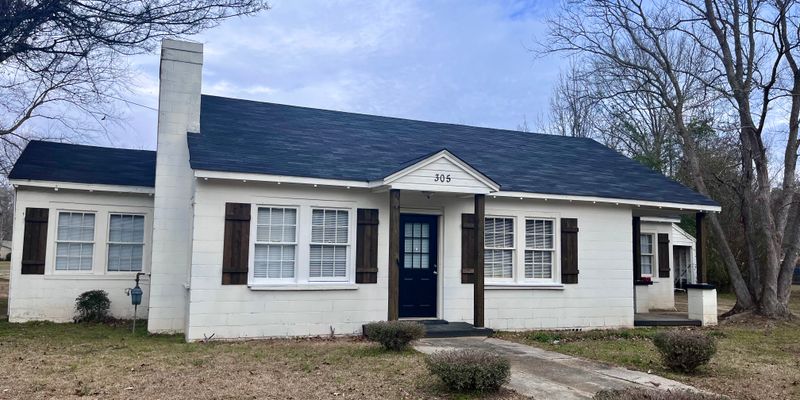 Columbus House: 305 Warpath Rd