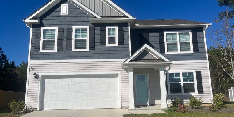 Bolivia House: 514 Tawny Eagle Court NE