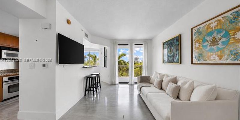 Miami Beach Condo: 110 Washington Ave