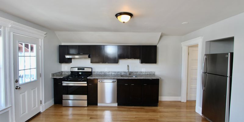 Revere Apartment: 508 Revere St