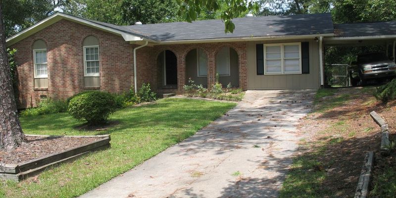 Macon House: 824 McCall Road
