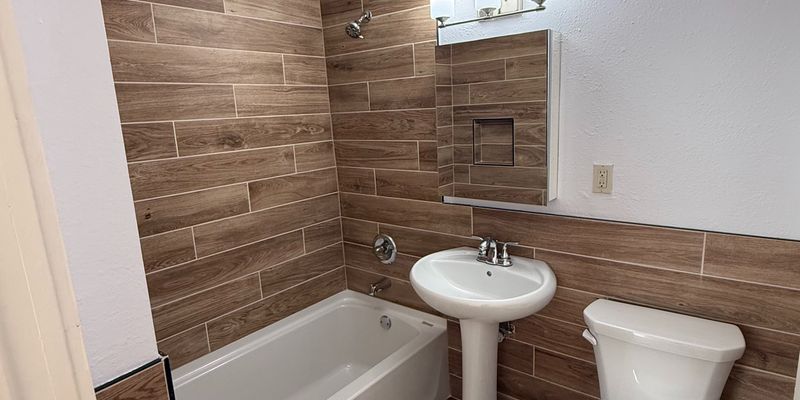 Minneapolis Apartment: 1719 Adams St NE