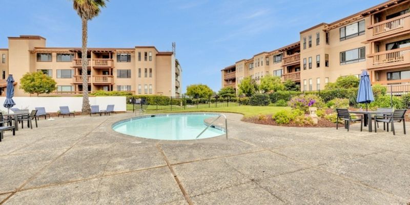 San Mateo House: 465 Fathom Dr # U1019ZQ