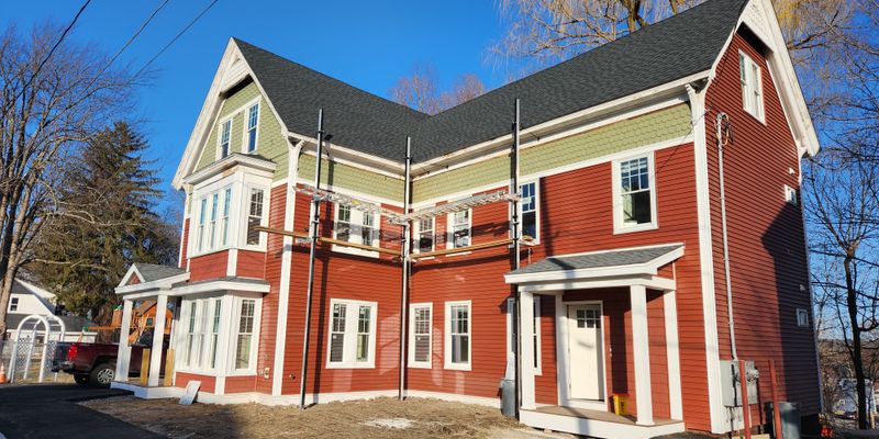 Fitchburg Apartment: 21 Pacific St