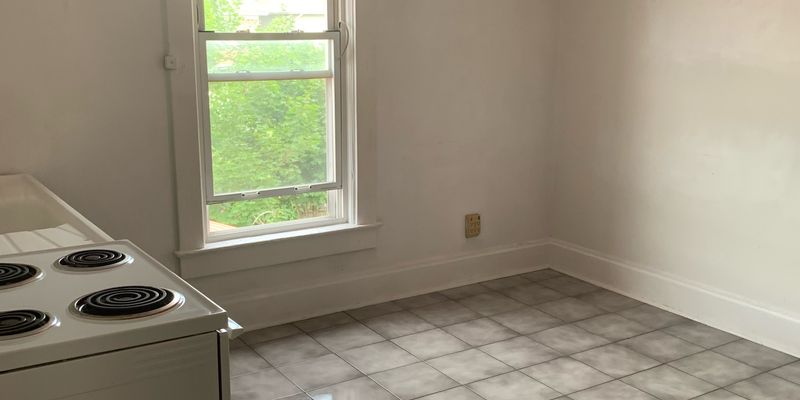 Uniontown Apartment: 216 Wilson Ave