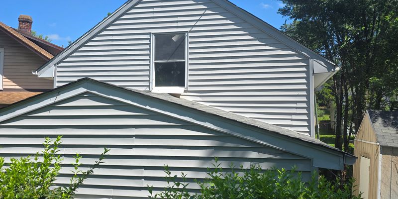 Roanoke House: 1735 Wise Ave SE