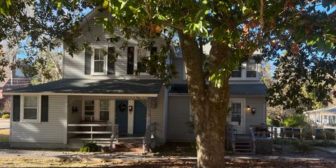 310 Bennet front pic.jpg