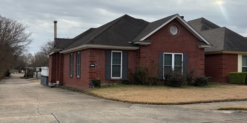 Montgomery House: 2636 Boykin Pl