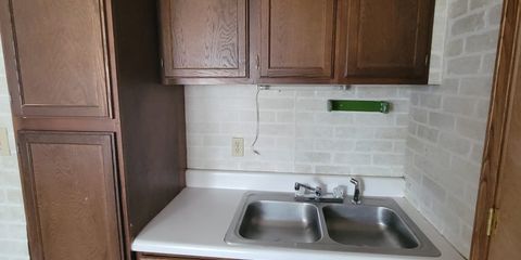 2411 unit 2 upstiars 7.jpeg