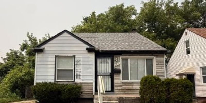 Detroit House: 8213 Burt Rd
