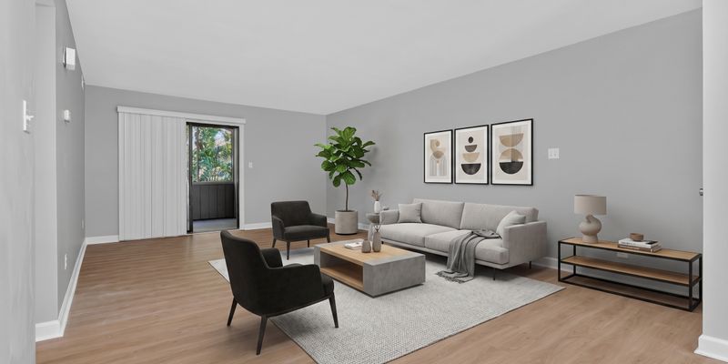 Hickory Apartment: 460 14th Ave NE