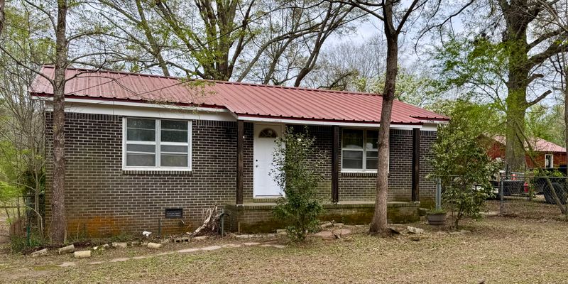 Columbus House: 1154 Black Creek Rd