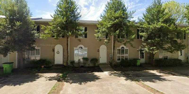 Leeds House: 1329 Pamela St