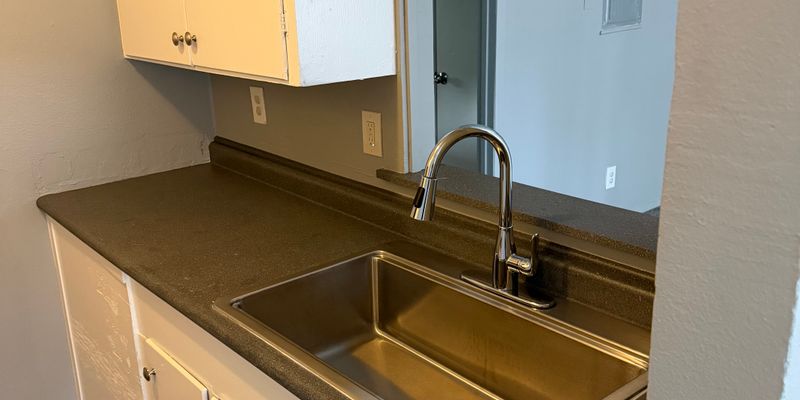 Longview Apartment: 1200 Fourth St