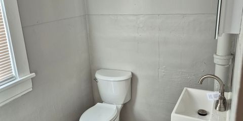 Bathroom 1.jpg