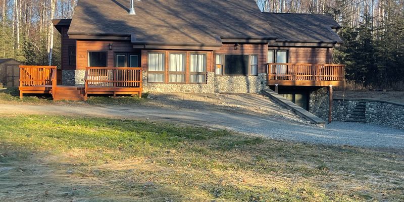 Wasilla House: 3175 W Riverdell Dr