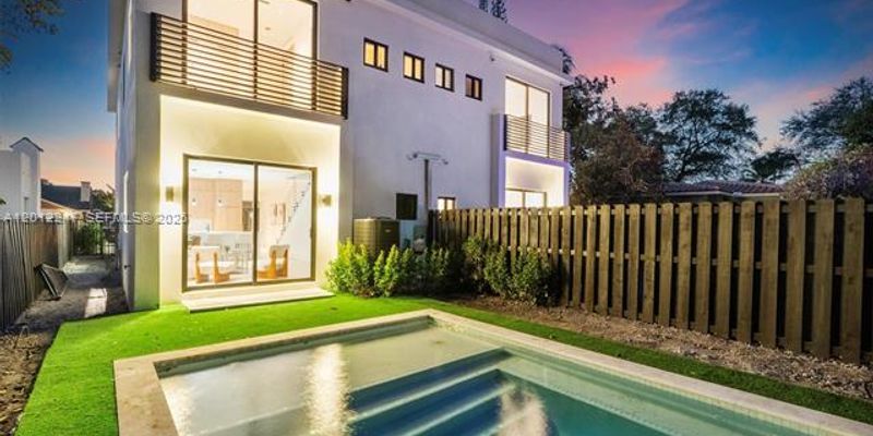 Miami House: 4715 N Miami Ave