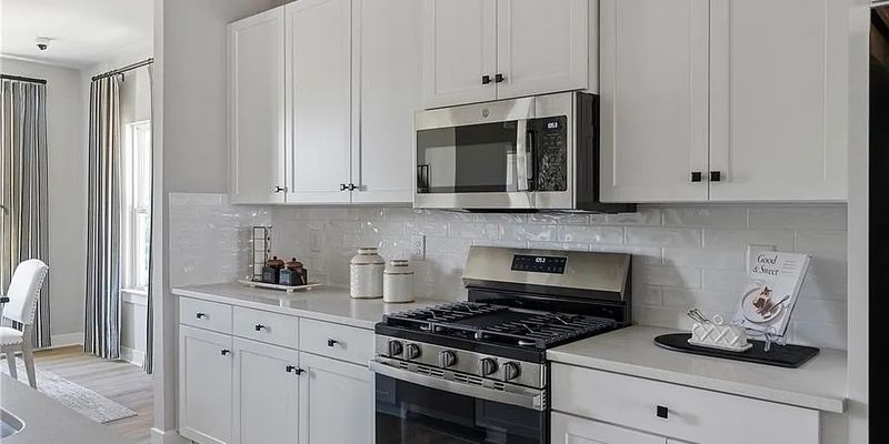 Glen Allen Townhome: 8049 Lake Laurel Ln