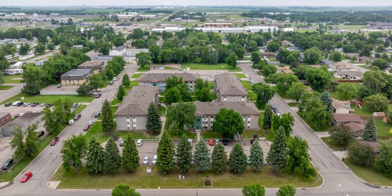 Wahpeton Apartment: 1621 7th St N