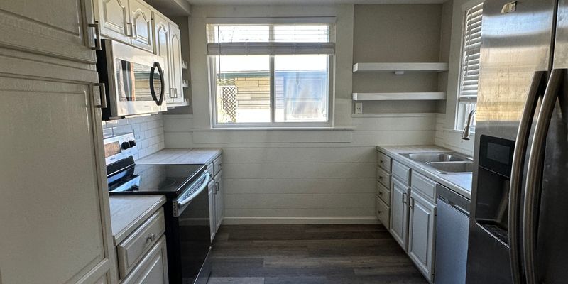 Columbus House: 1907 Gilmore St