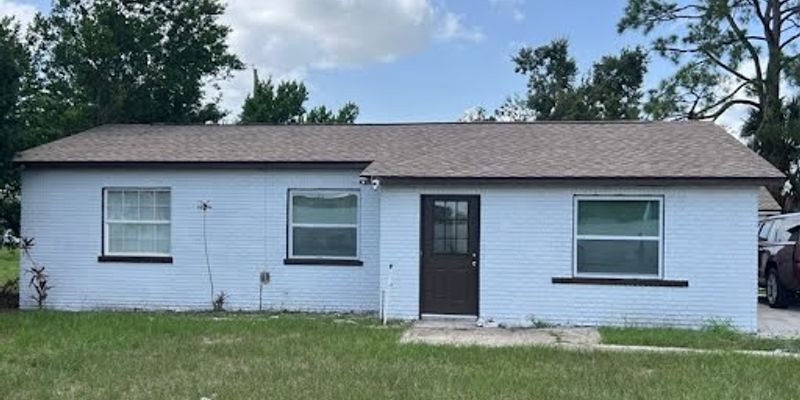 Auburndale House: 104 Robinson St