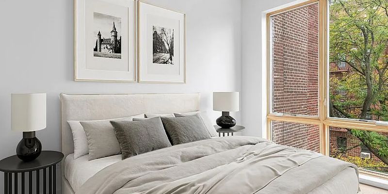 Brooklyn House: 184 Hawthornee St