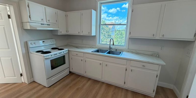 Providence Apartment: 76 Beacon Ave