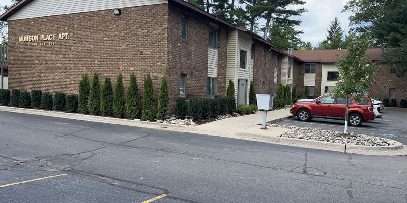 Traverse City Apartment: 441 Munson Pl