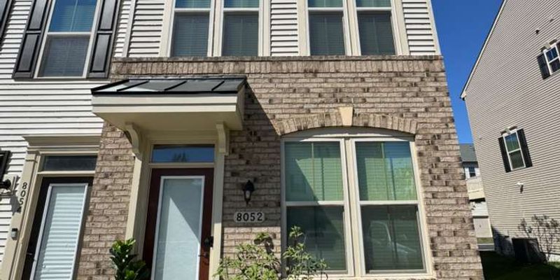 Severn House: 8052 Big Roundtop Rd