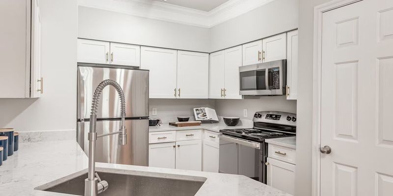 Houston Apartment: 11698 Kirkholm Dr