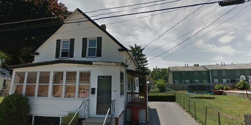 Lowell House: 139 Alma Street