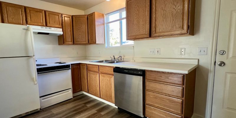 Kaysville Apartment: 682 North 400 West