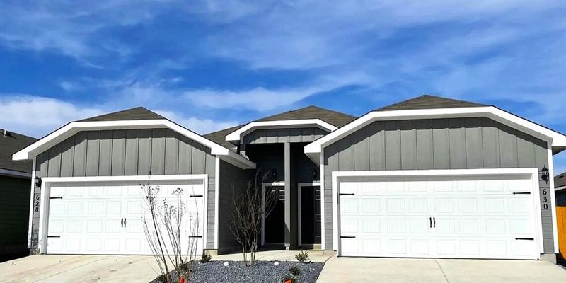 Seguin Multiplex: 3412 Seguin Rd