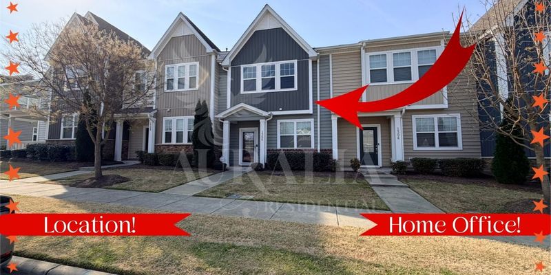 Durham House: 1306 Farm Pond Trail