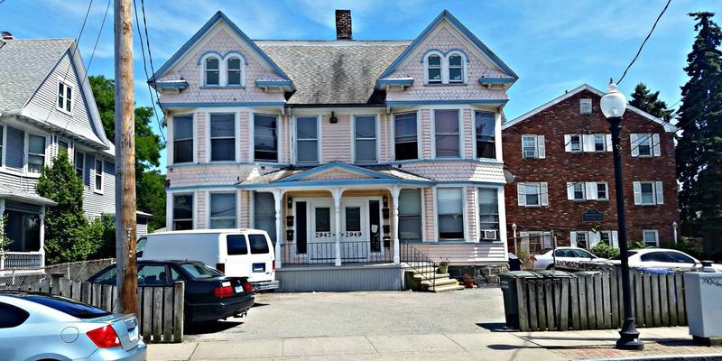 Bridgeport Apartment: 2949 Fairfield Avenue