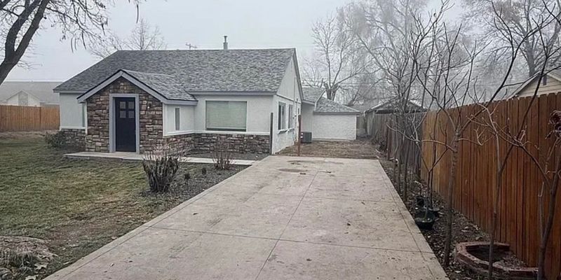 Caldwell House: 317 E Ithaca St