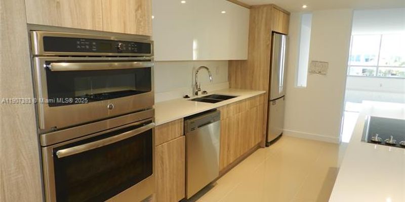 Bal Harbour Condo: 10230 Collins Ave