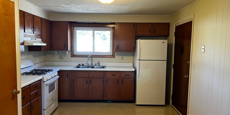 Leominster Apartment: 7 Beacon St