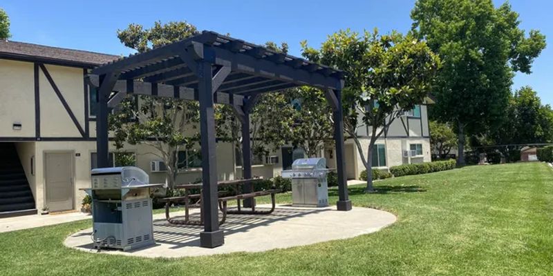 San Diego Apartment: 4085-4089 Nobel Dr