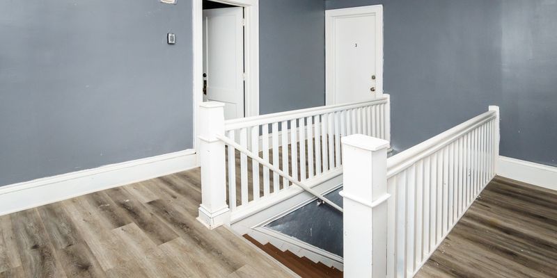 Minneapolis Apartment: 1717 E Lake St