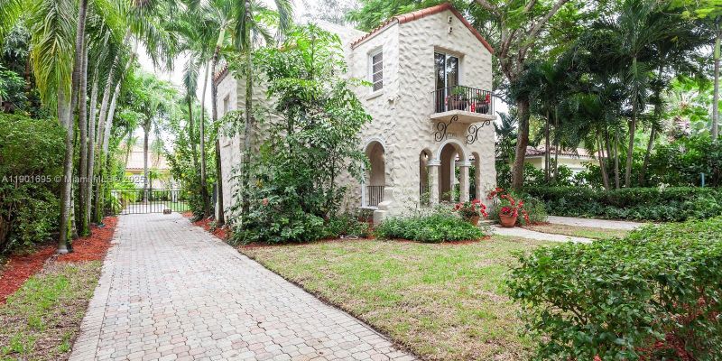 Coral Gables House: 1109 Ferdinand St