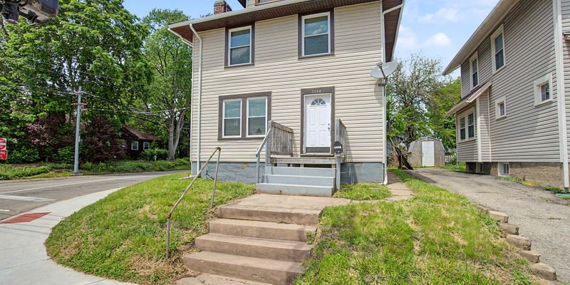 Dayton House: 2600 Wayne Ave
