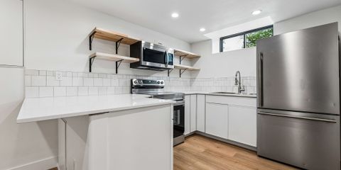 15-web-or-mls-669 E. 8th ave -15.jpg
