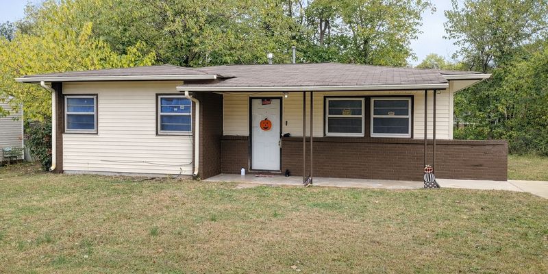 Huntsville House: 2214 Evans Ave NW